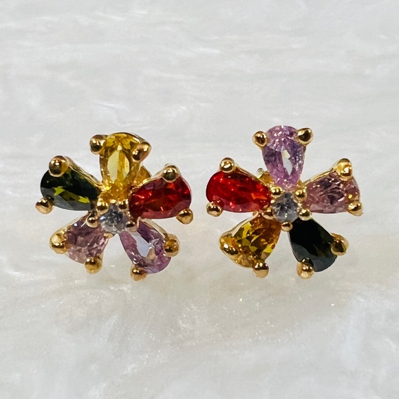 Beautiful goldtone, flower, multicolor bling costume pierced earrings - Picture 7 of 7